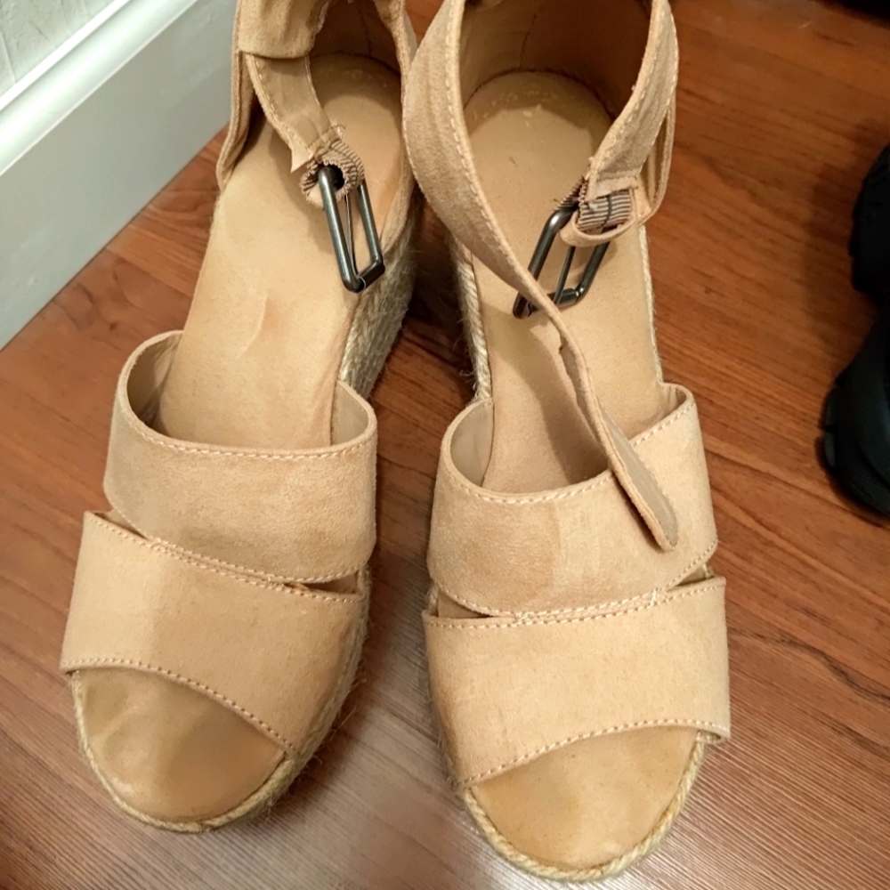 Pink/Being Wedges